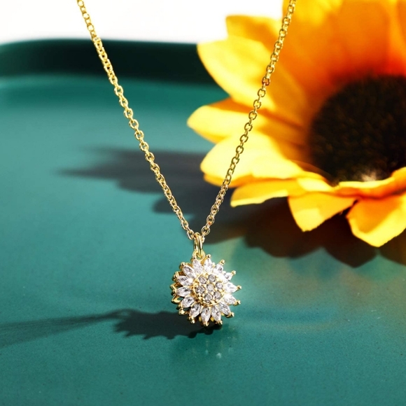 18k gold Women's Necklace with Pendant sunflower